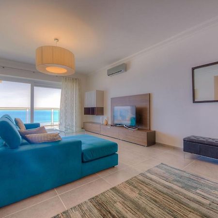 Seafront Luxury Apartment With Pool سليمة المظهر الخارجي الصورة