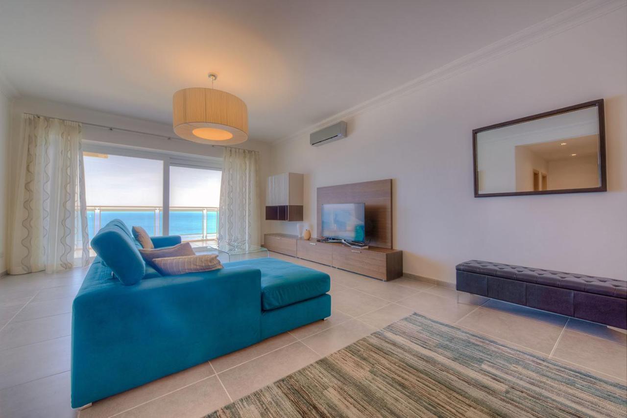 Seafront Luxury Apartment With Pool سليمة المظهر الخارجي الصورة