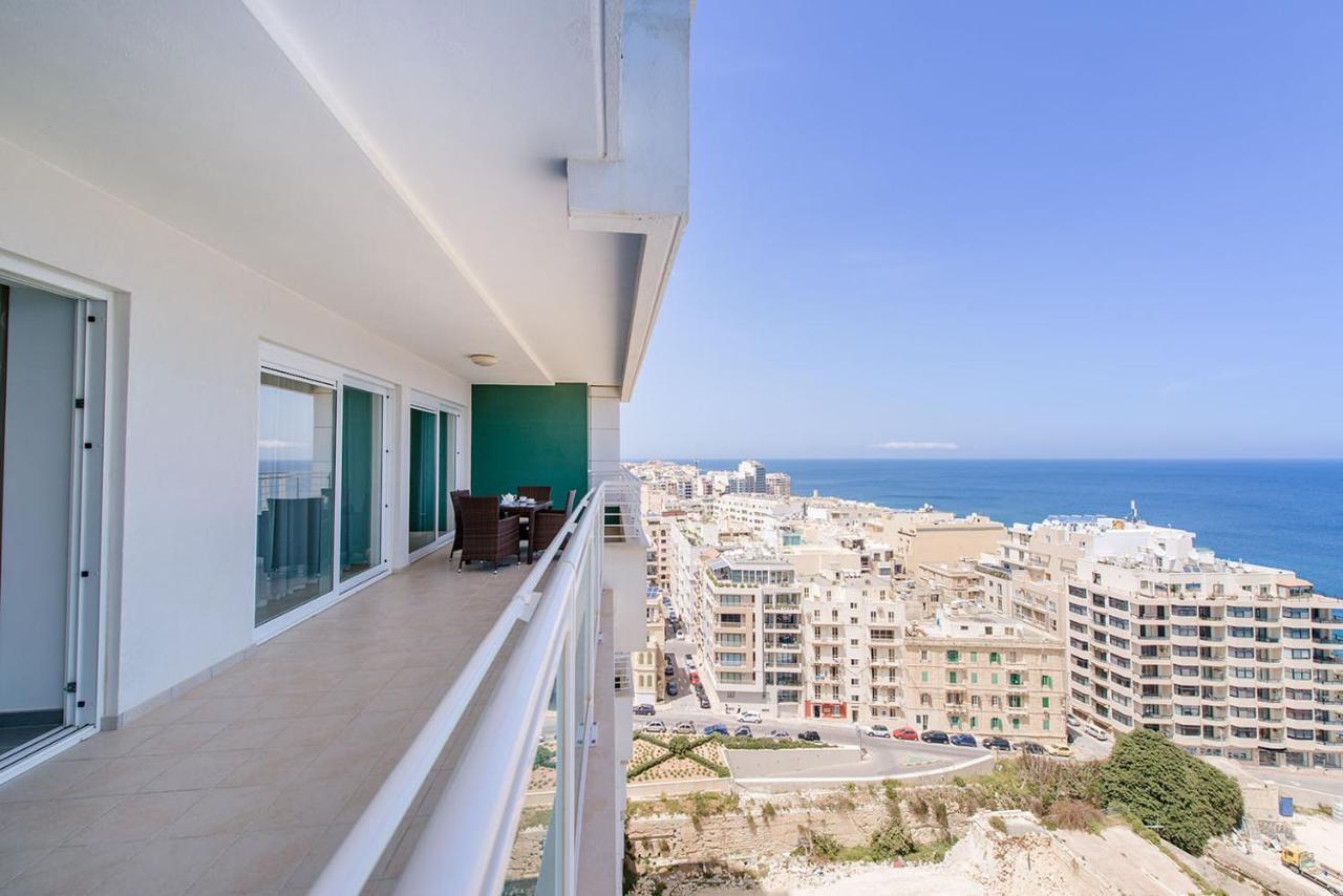 Seafront Luxury Apartment With Pool سليمة المظهر الخارجي الصورة