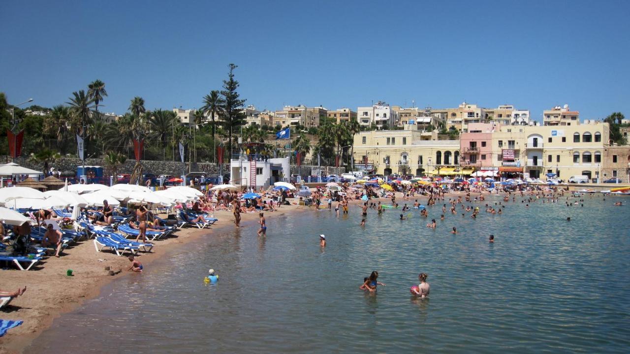 Seafront Luxury Apartment With Pool سليمة المظهر الخارجي الصورة
